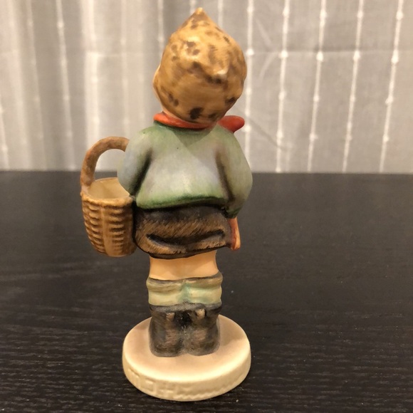 Hummel Figurine Boy Holding Basket - Picture 7 of 13